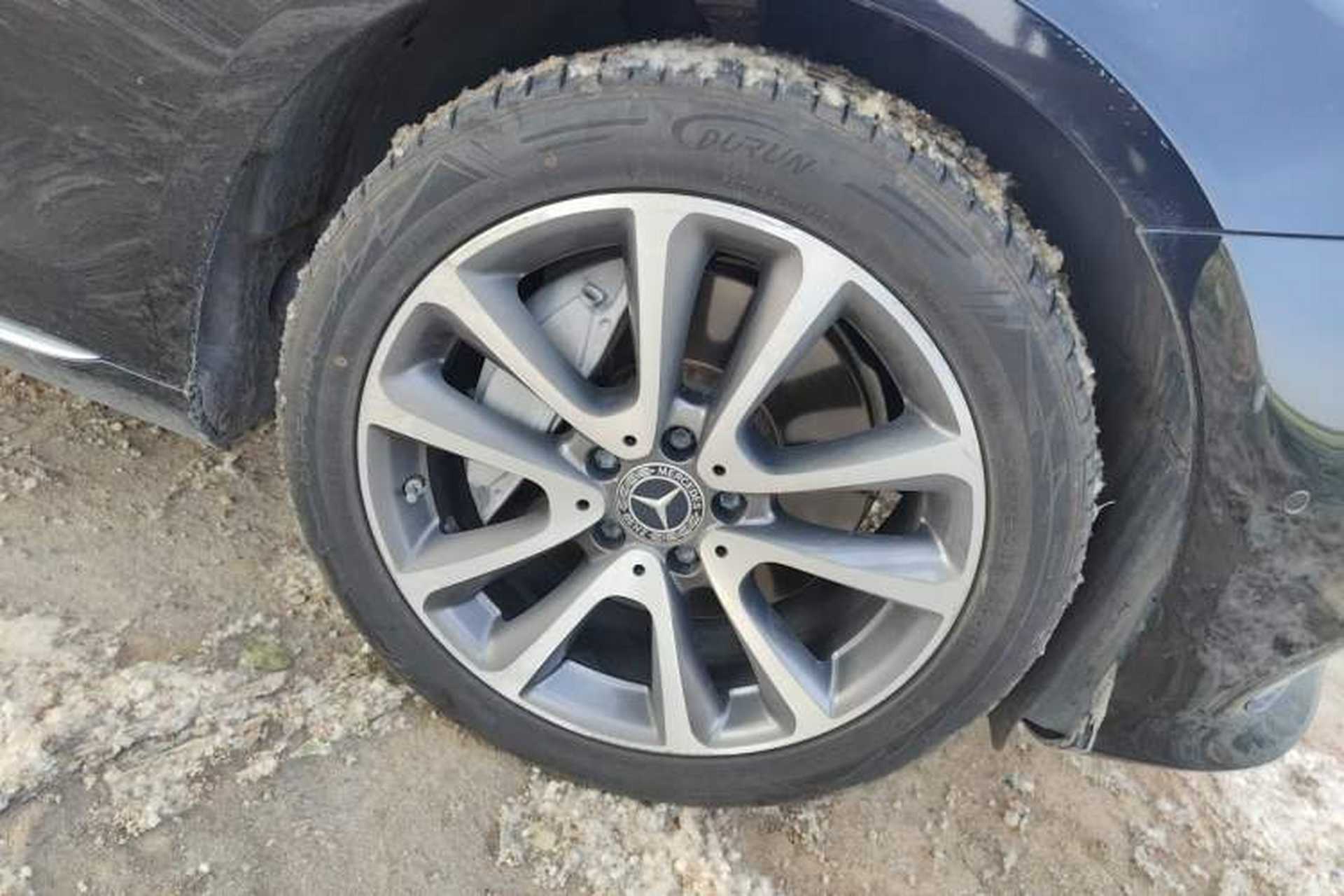 Used Mercedes-Benz E-Class 2019 Facelifted E 300 L Stylish Version Right Front Wheel Hub