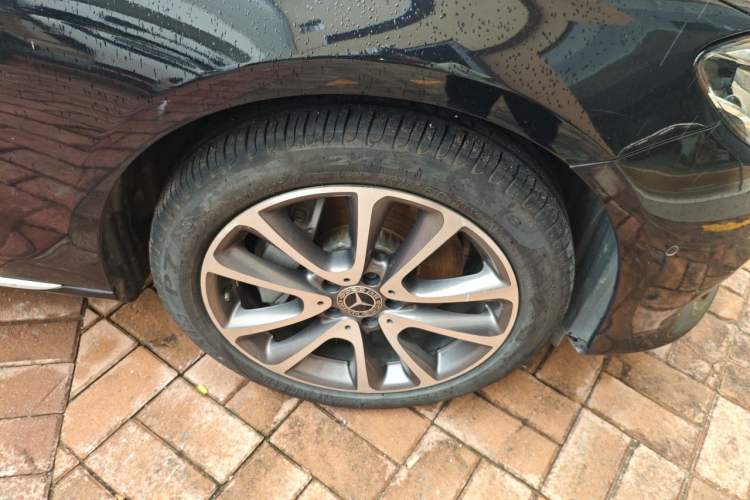 Used Mercedes-Benz E-Class 2019 E 300 L Stylish Model Right Front Wheel Hub