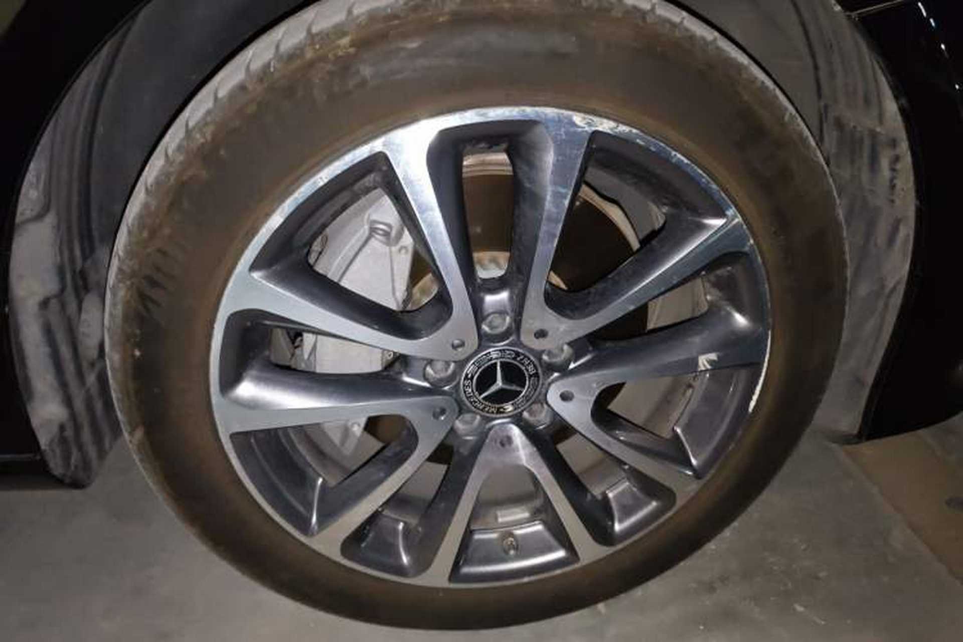 Used Mercedes-Benz E-Class 2019 Restyled E 300 L Luxury Edition Right Front Wheel Hub