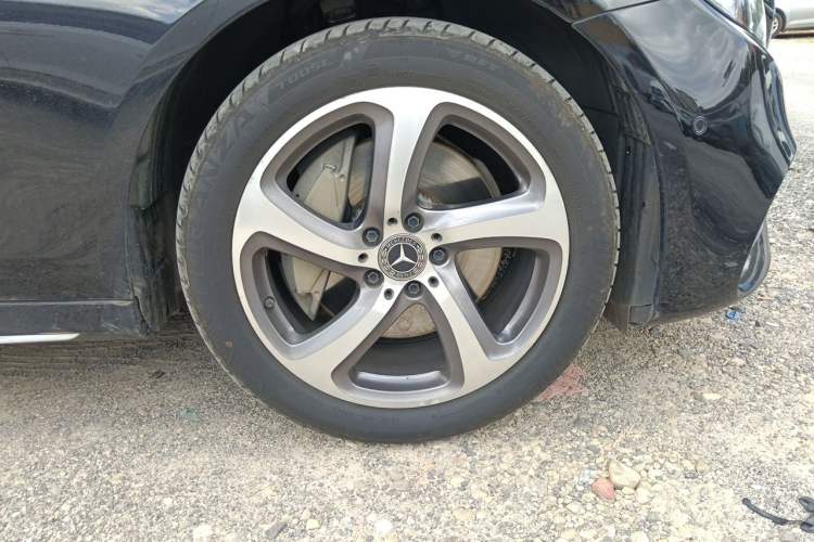 Used Mercedes-Benz E-Class 2019 Restyled E 300 L Sporty and Stylish Edition Right Front Wheel Hub