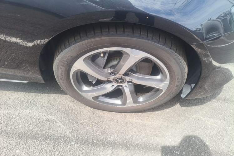 Used Mercedes-Benz E-Class 2019 E 300 L Sporty and Stylish Model Right Front Wheel Hub