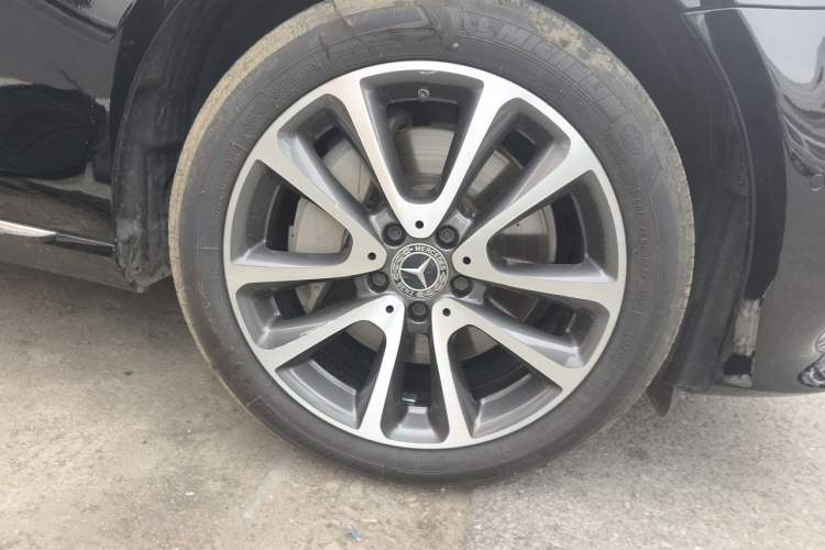 Used Mercedes-Benz E-Class 2019 Restyled E 300 L Luxury Edition Right Front Wheel Hub