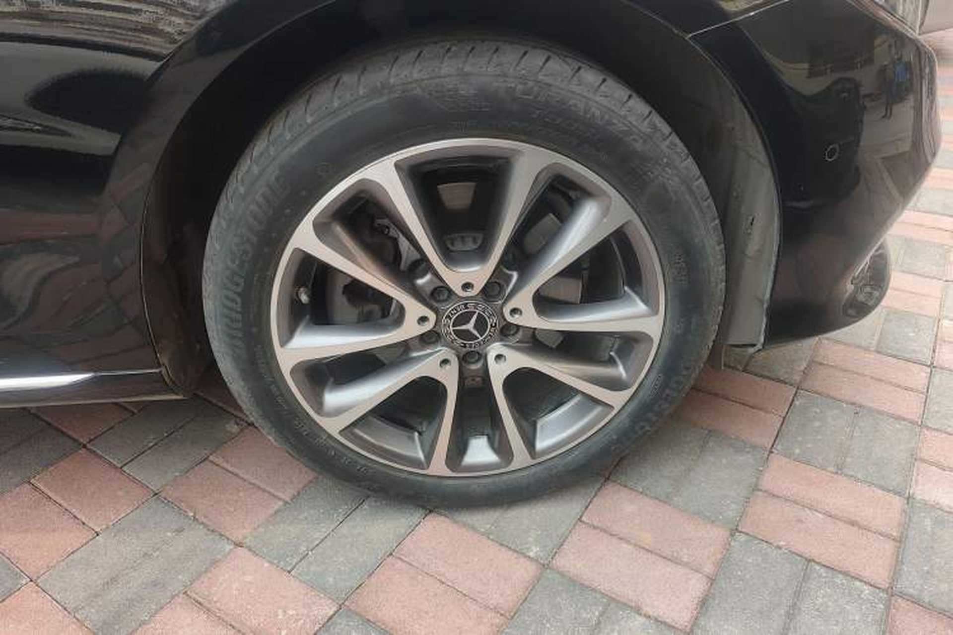 Used Mercedes-Benz E-Class 2019 E 260 L Right Front Wheel Hub