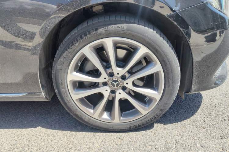 Used Mercedes-Benz E-Class 2019 E 260 L Right Front Wheel Hub