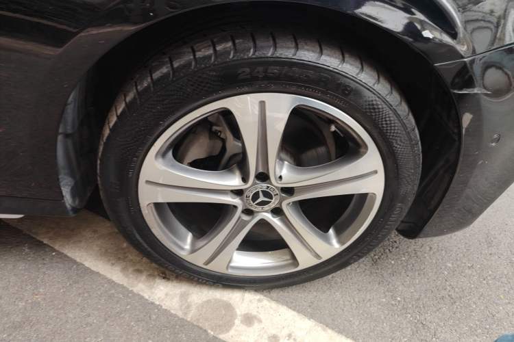 Used Mercedes-Benz E-Class 2019 E 200 L Sport Edition Right Front Wheel Hub