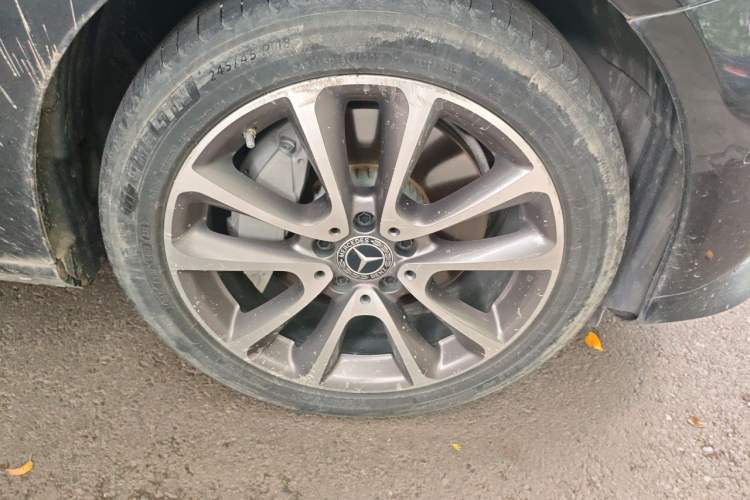 Used Mercedes-Benz E-Class 2019 Restyled E 300 L Luxury Edition Right Front Wheel Hub