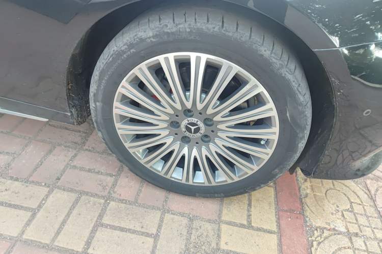 Used Mercedes-Benz E-Class 2019 E 200 L Sport 4MATIC Right Front Wheel Hub