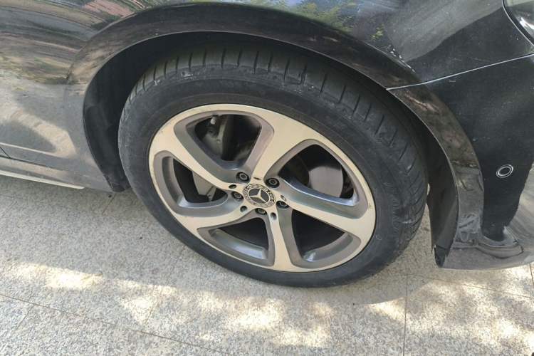 Used Mercedes-Benz E-Class 2019 E 300 L Sport Luxury Edition Right Front Wheel Hub