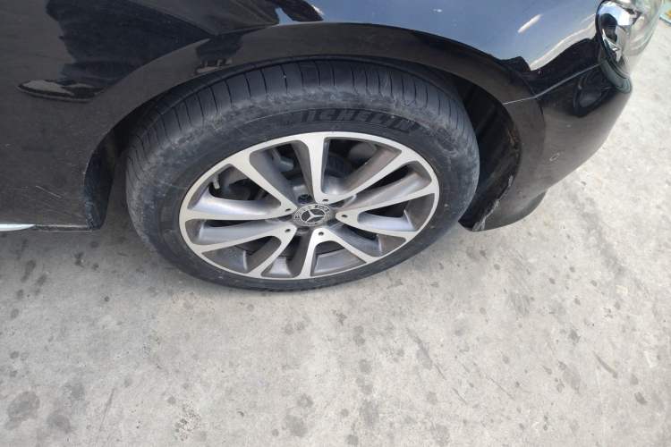 Used Mercedes-Benz E-Class 2019 E 260 L 4MATIC Right Front Wheel Hub