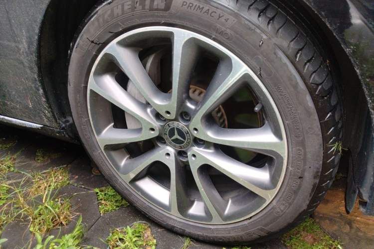 Used Mercedes-Benz E-Class 2019 E 300 L Stylish Model Right Front Wheel Hub