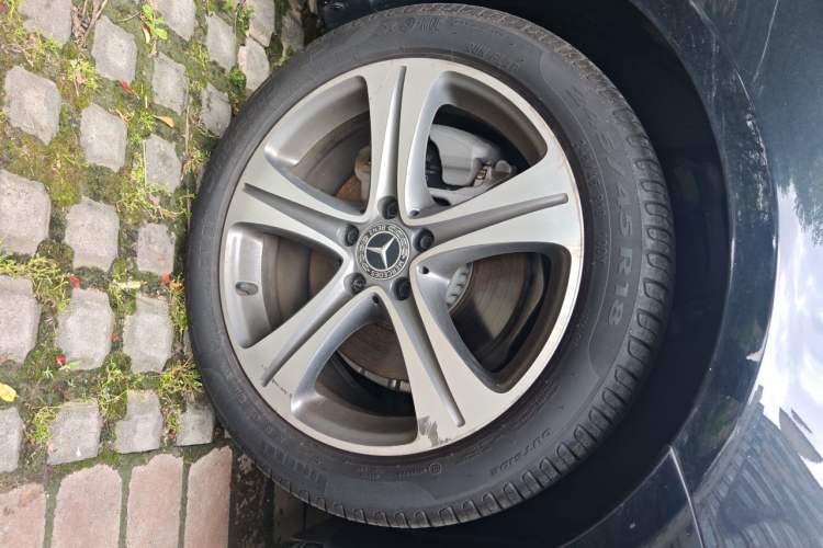 Used Mercedes-Benz E-Class 2019 E 200 L Sport Edition Right Front Wheel Hub