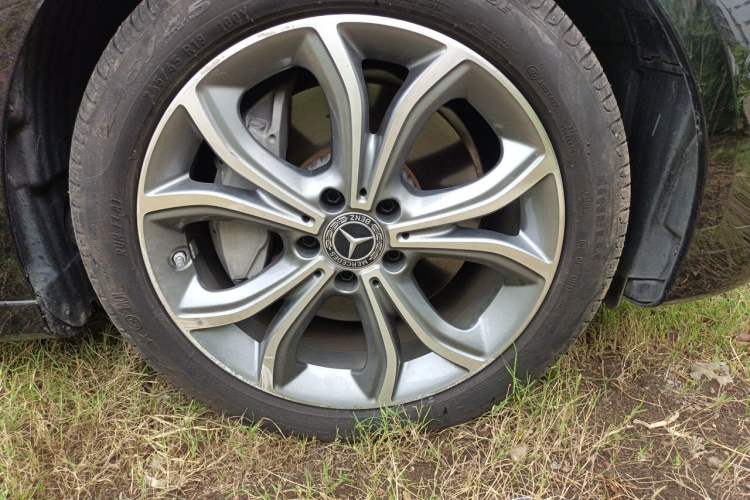 Used Mercedes-Benz E-Class 2019 E 300 L Sport Luxury Edition Right Front Wheel Hub