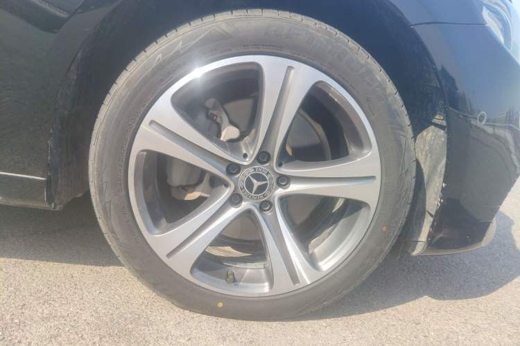 Used Mercedes-Benz E-Class 2019 E 200 L Sport Edition Right Front Wheel Hub