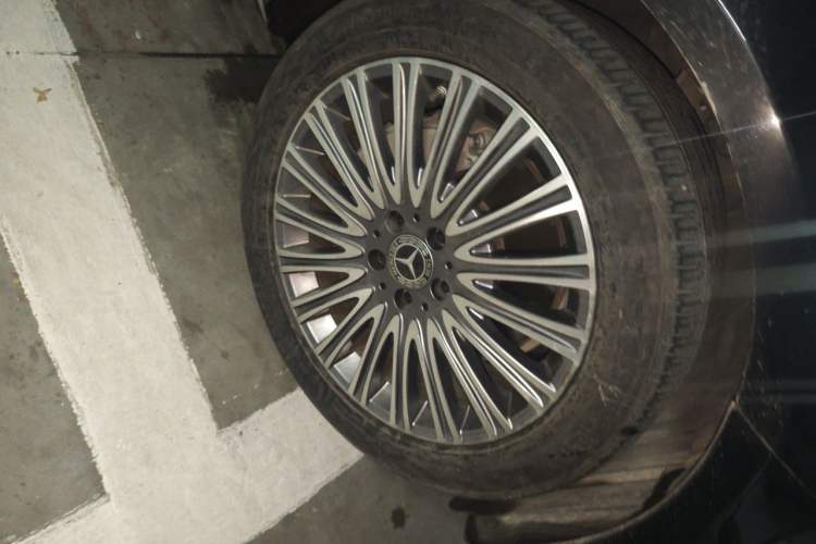 Used Mercedes-Benz E-Class 2019 E 300 L Luxury Model Right Front Wheel Hub