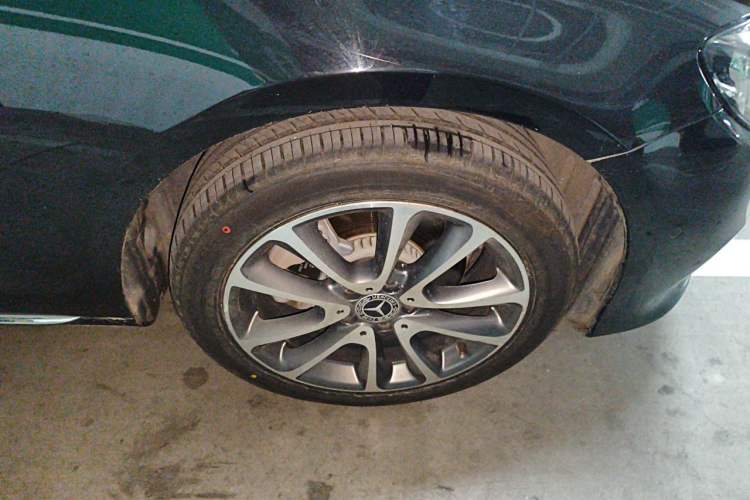 Used Mercedes-Benz E-Class 2019 E 200 L Right Front Wheel Hub