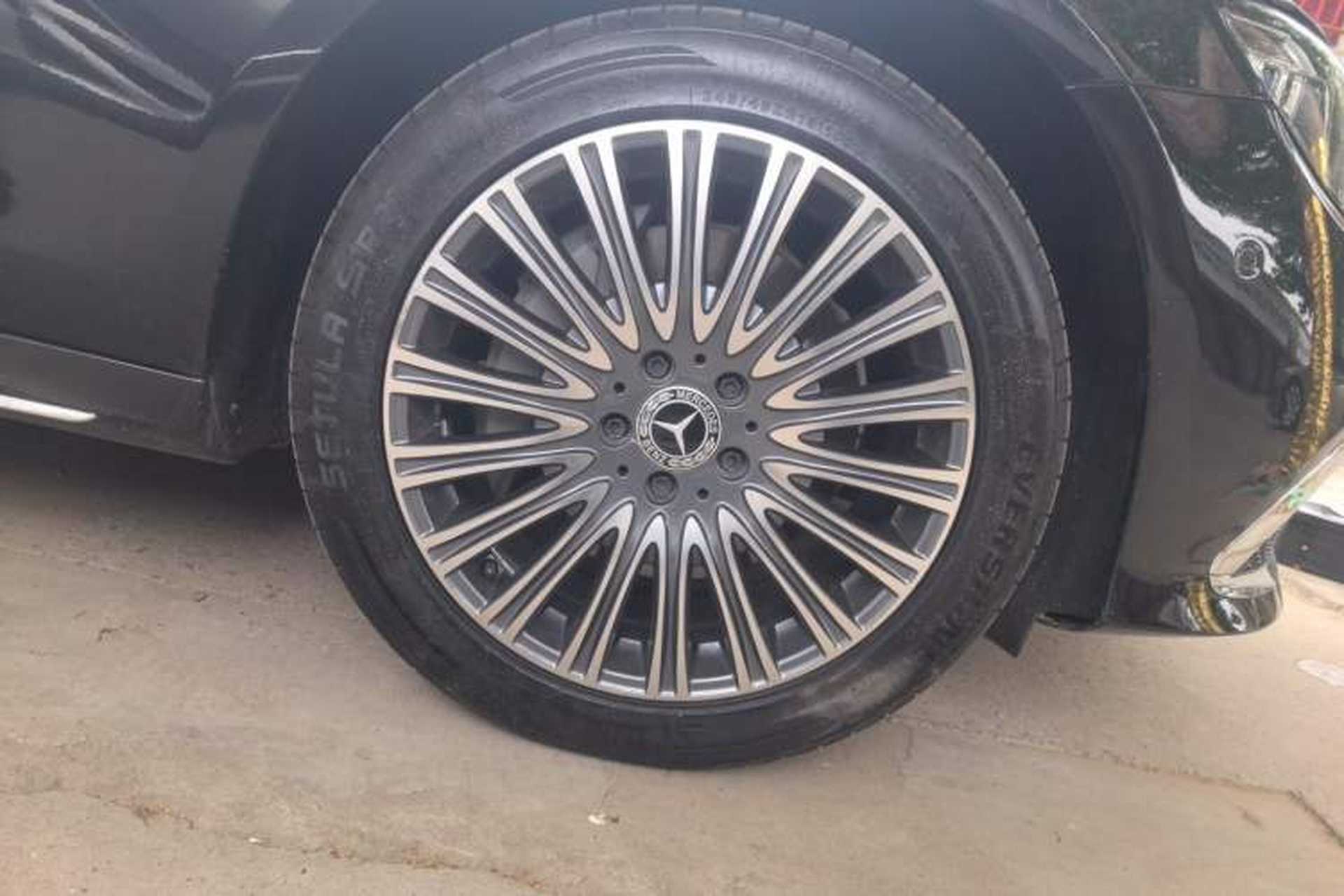 Used Mercedes-Benz E-Class 2019 E 300 L Sporty and Stylish Model Right Front Wheel Hub