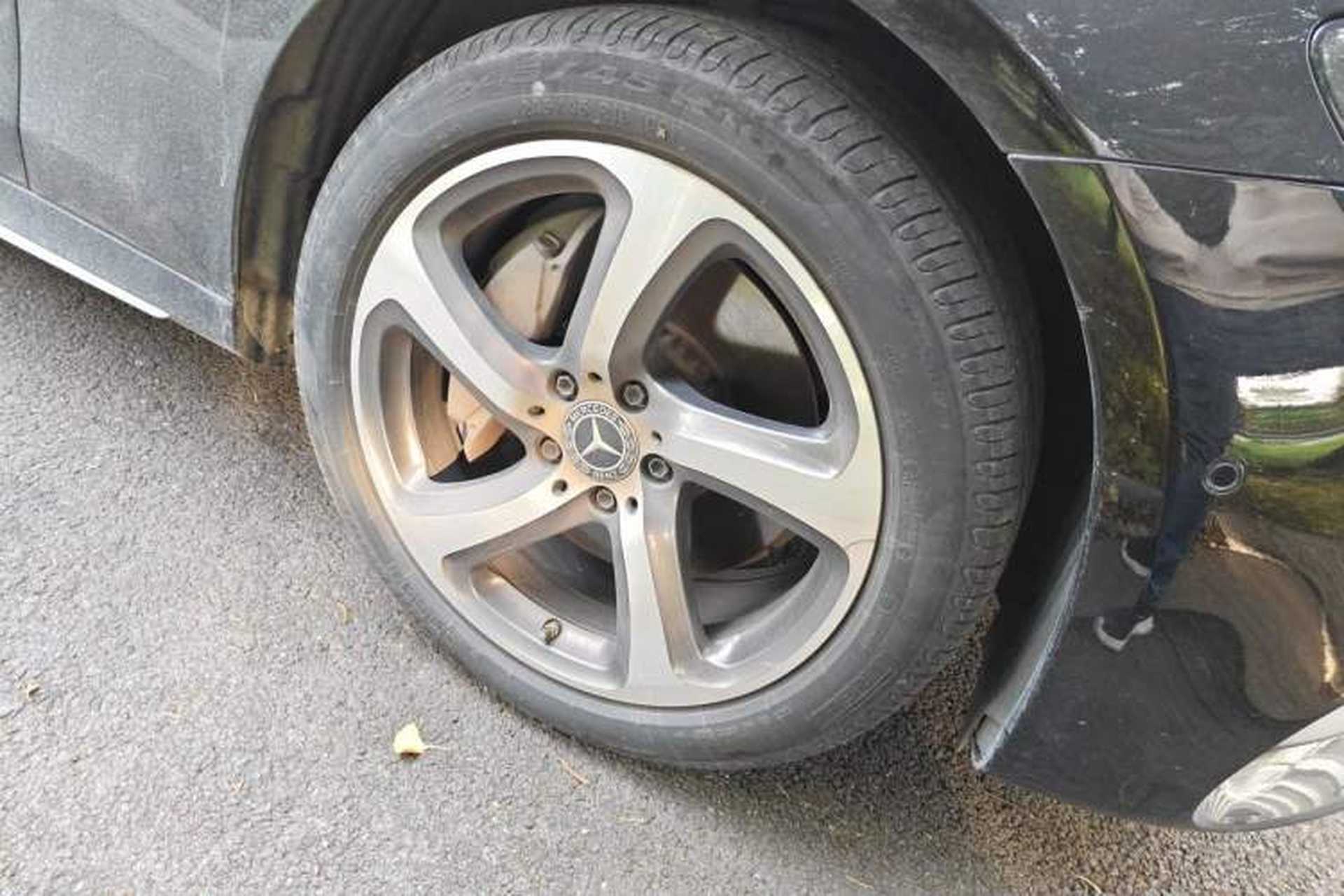 Used Mercedes-Benz E-Class 2019 Restyled E 300 L Sporty and Stylish Edition Right Front Wheel Hub