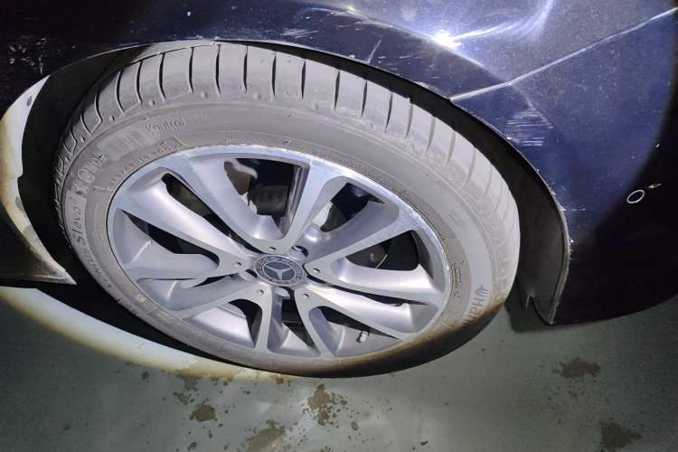 Used Mercedes-Benz E-Class 2019 E 200 L Right Front Wheel Hub