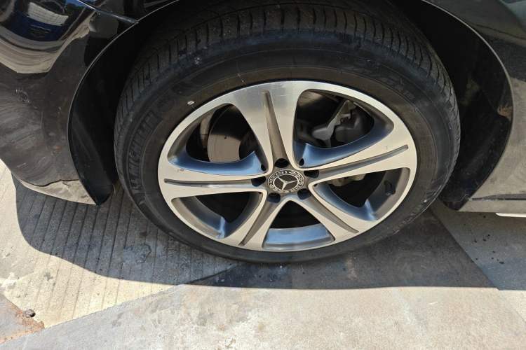 Used Mercedes-Benz E-Class 2019 E 200 L Sport Edition Right Front Wheel Hub