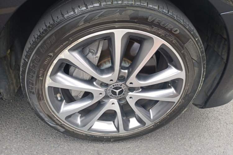 Used Mercedes-Benz E-Class 2019 Restyled E 300 L Luxury Edition Right Front Wheel Hub