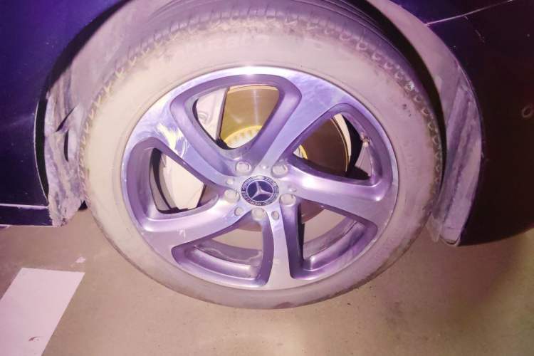 Used Mercedes-Benz E-Class 2019 E 300 L Sporty and Stylish Model Right Front Wheel Hub