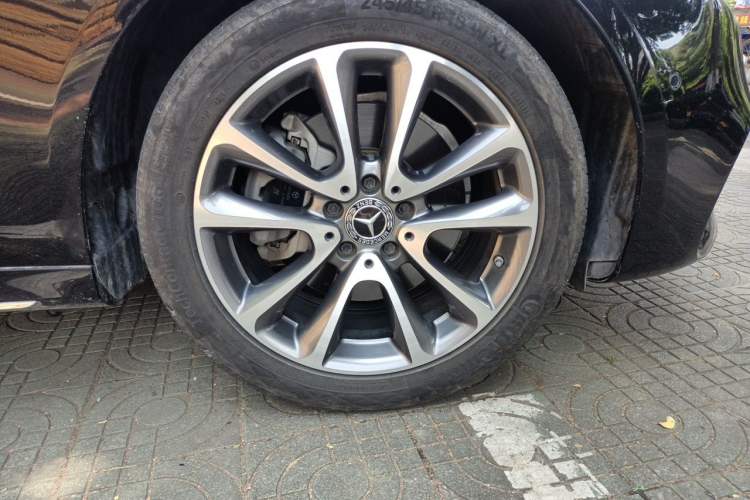 Used Mercedes-Benz E-Class 2019 E 260 L Sport Edition Right Front Wheel Hub