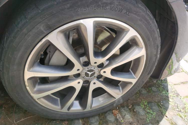 Used Mercedes-Benz E-Class 2019 Facelifted E 300 L Stylish Version Right Front Wheel Hub