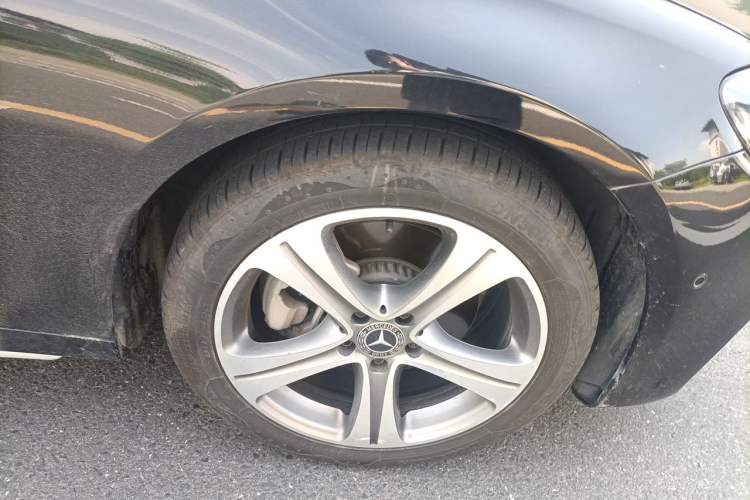 Used Mercedes-Benz E-Class 2019 E 200 L Sport Edition Right Front Wheel Hub