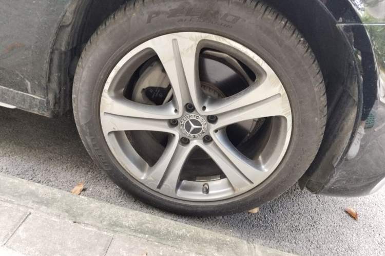 Used Mercedes-Benz E-Class 2019 E 260 L Sport Edition Right Front Wheel Hub