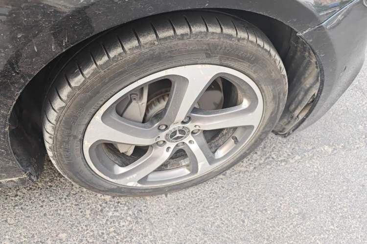 Used Mercedes-Benz E-Class 2019 E 300 L Sporty and Stylish Model Right Front Wheel Hub