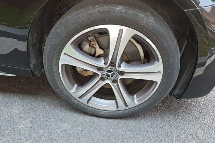 Used Mercedes-Benz E-Class 2019 E 260 L Sport Edition Right Front Wheel Hub