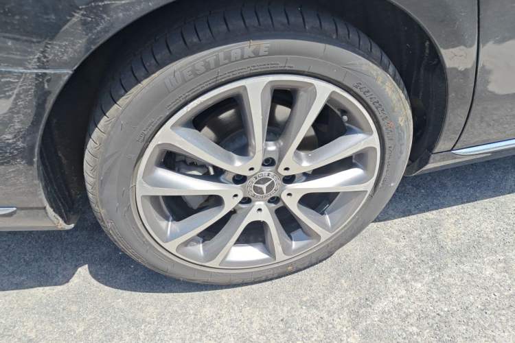 Used Mercedes-Benz E-Class 2019 E 200 L Right Front Wheel Hub