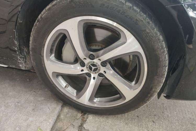 Used Mercedes-Benz E-Class 2019 Restyled E 300 L Sporty and Stylish Edition Right Front Wheel Hub