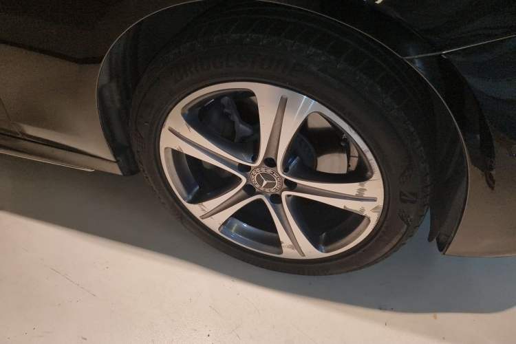 Used Mercedes-Benz E-Class 2019 E 260 L Sport Edition Right Front Wheel Hub