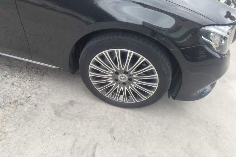 Used Mercedes-Benz E-Class 2019 E 300 L Stylish Model Right Front Wheel Hub
