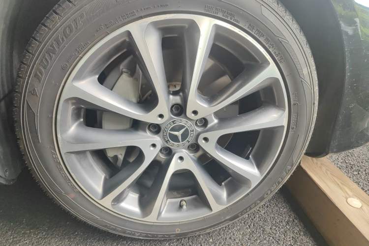 Used Mercedes-Benz E-Class 2019 Restyled E 300 L Luxury Edition Right Front Wheel Hub