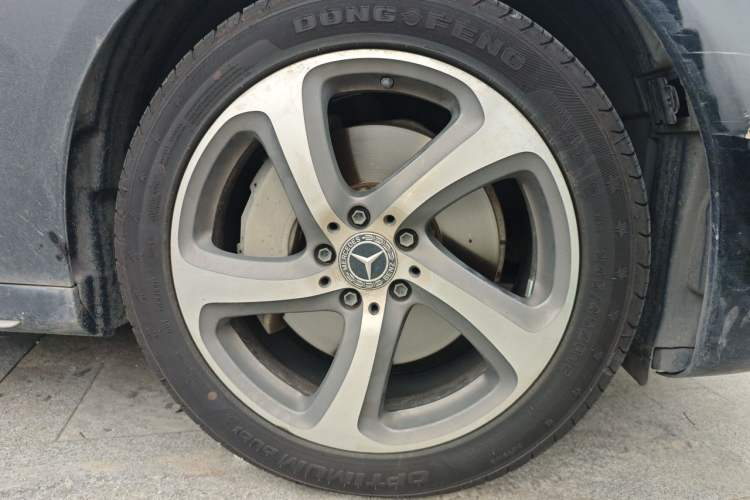 Used Mercedes-Benz E-Class 2019 Restyled E 300 L Sporty and Stylish Edition Right Front Wheel Hub