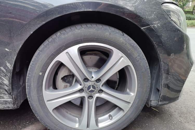 Used Mercedes-Benz E-Class 2019 E 200 L Sport Edition Right Front Wheel Hub