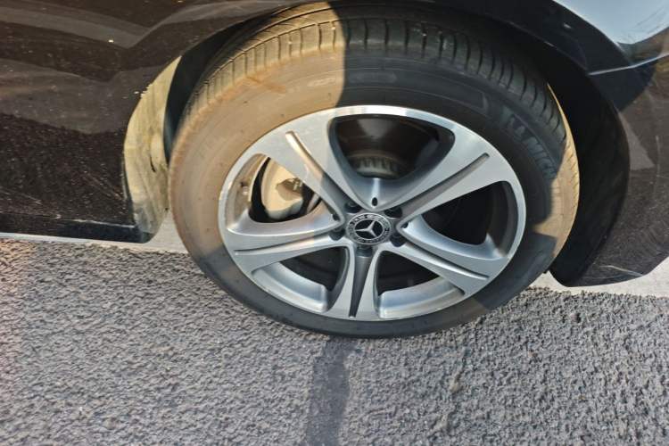 Used Mercedes-Benz E-Class 2019 E 200 L Sport Edition Right Front Wheel Hub