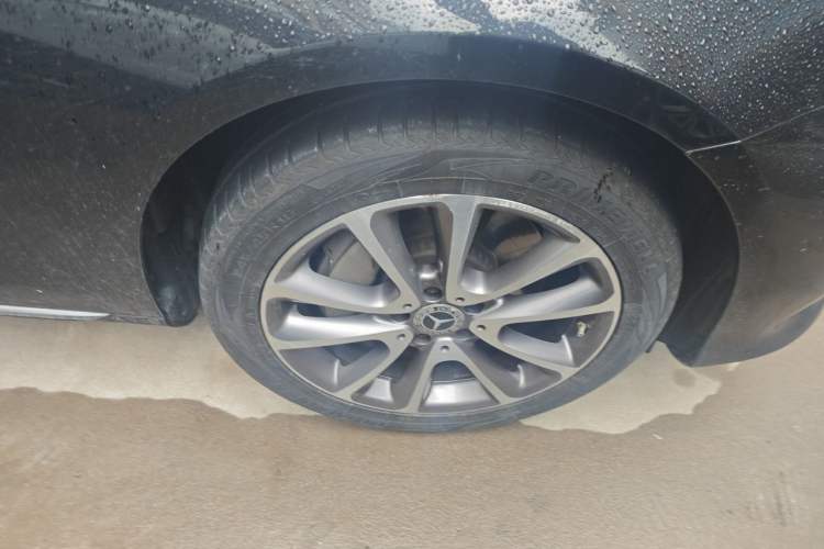 Used Mercedes-Benz E-Class 2019 Facelifted E 300 L Stylish Version Right Front Wheel Hub