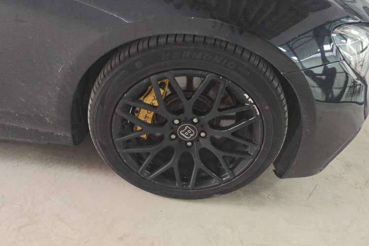 Used Mercedes-Benz E-Class 2019 E 260 L Sport Edition Right Front Wheel Hub