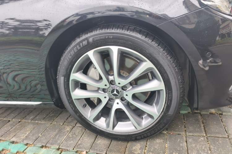 Used Mercedes-Benz E-Class 2019 E 300 L Stylish Model Right Front Wheel Hub