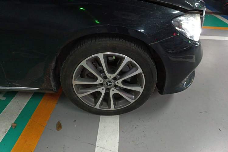 Used Mercedes-Benz E-Class 2019 E 260 L Right Front Wheel Hub