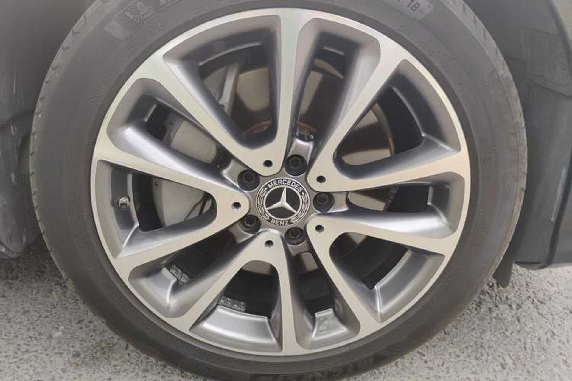 Used Mercedes-Benz E-Class 2019 Restyled E 300 L Luxury Edition Right Front Wheel Hub