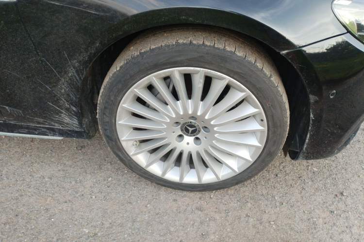 Used Mercedes-Benz E-Class 2019 E 300 L Stylish Model Right Front Wheel Hub