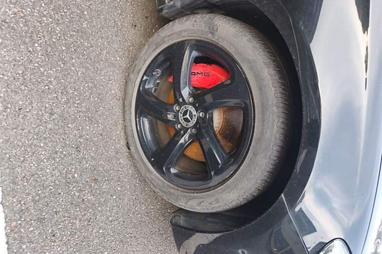Used Mercedes-Benz E-Class 2019 E 300 L Sporty and Stylish Model Right Front Wheel Hub