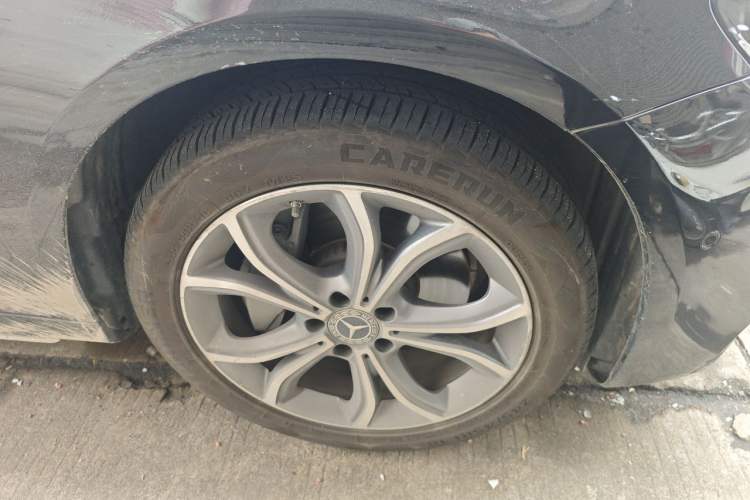Used Mercedes-Benz E-Class 2019 Restyled E 300 L Luxury Edition Right Front Wheel Hub