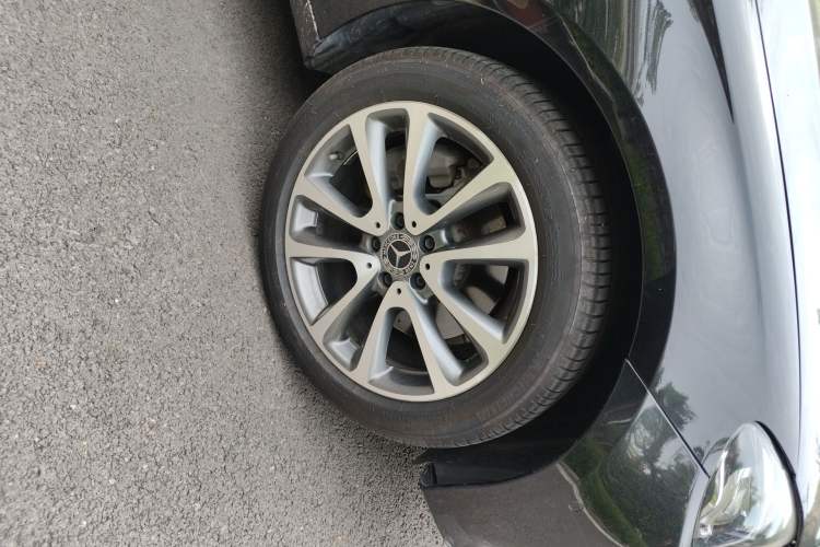 Used Mercedes-Benz E-Class 2019 E 200 L Right Front Wheel Hub
