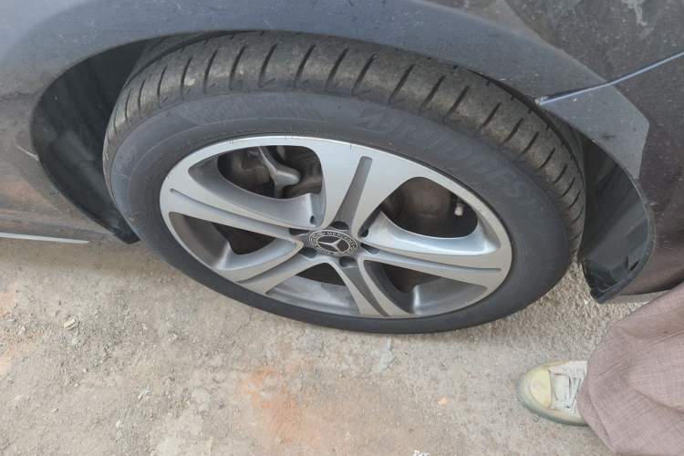 Used Mercedes-Benz E-Class 2019 E 200 L Sport Edition Right Front Wheel Hub