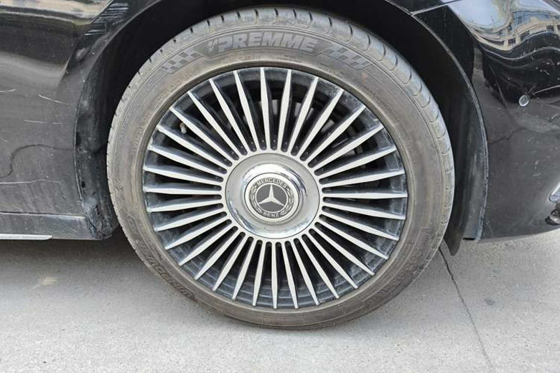 Used Mercedes-Benz E-Class 2019 Restyled E 300 L Sporty and Stylish Edition Right Front Wheel Hub
